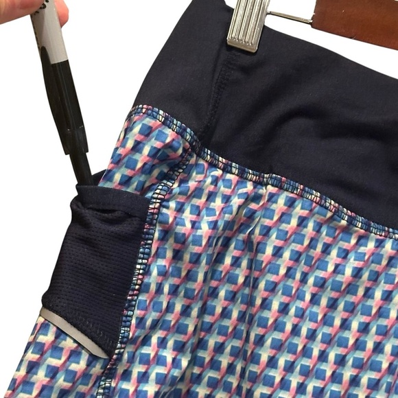 Athleta Ready Set Running Shorts Blue Tone Multi-Color Geo Design Size Small - Picture 4 of 13